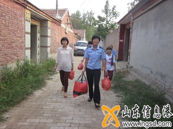 “小雨,我們來(lái)啦”_副本.jpg