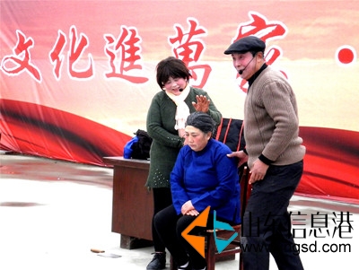 演出_副本.jpg